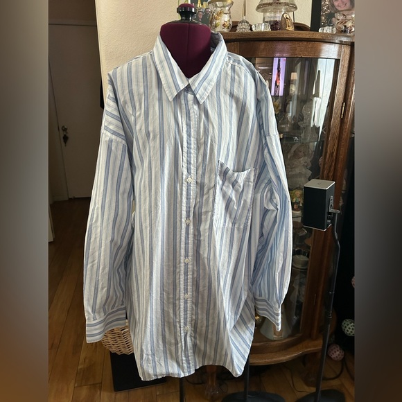 Men’s Banana Republic Long Sleeve Dress Shirt. - Picture 2 of 4